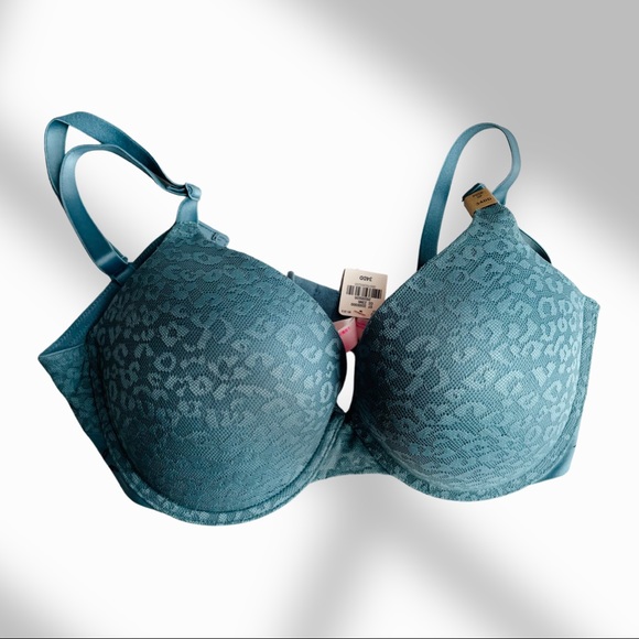 Wear Everywhere Push-Up Bra - Picture 2 of 5